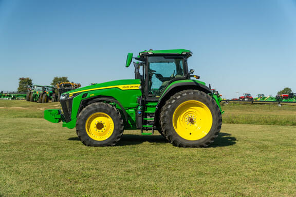 Image of John Deere 8R 370 equipment image 1