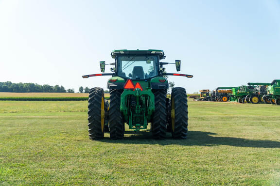 Image of John Deere 8R 370 equipment image 3