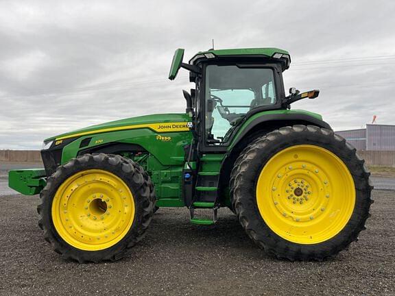 Image of John Deere 8R 370 equipment image 2