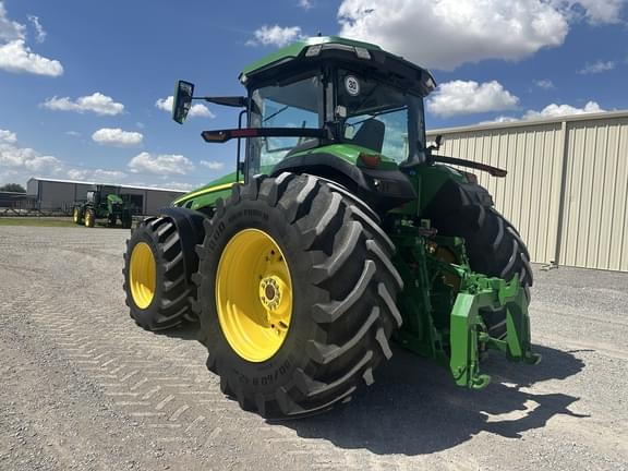 Image of John Deere 8R 370 equipment image 2