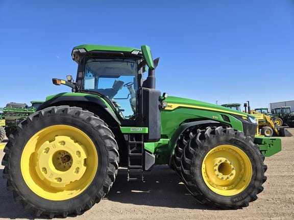 2022 John Deere 8R 370 Equipment Image0