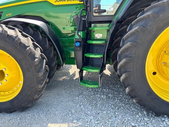Image of John Deere 8R 370 equipment image 1
