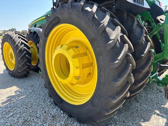Image of John Deere 8R 370 equipment image 2
