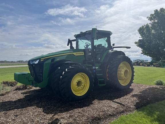 Image of John Deere 8R 370 equipment image 1
