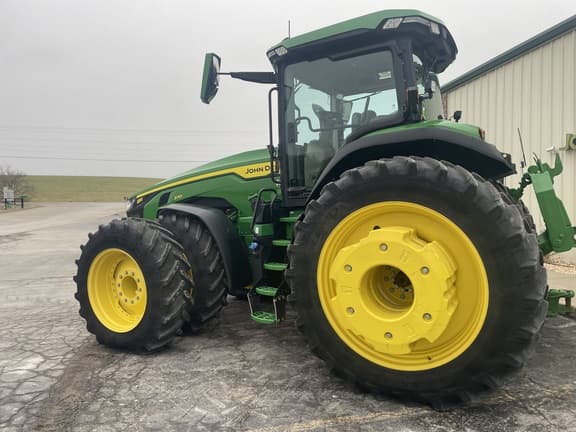 Image of John Deere 8R 370 equipment image 4