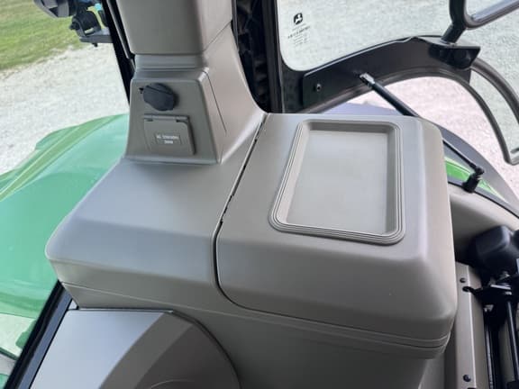 Image of John Deere 8R 370 equipment image 4