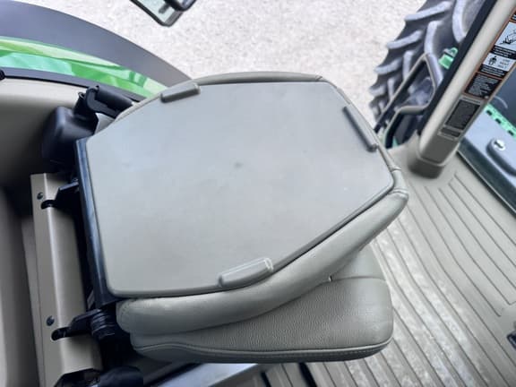 Image of John Deere 8R 370 equipment image 3