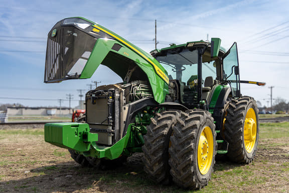 Image of John Deere 8R 370 equipment image 2