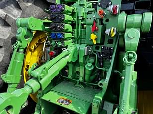 Main image John Deere 8R 370 11