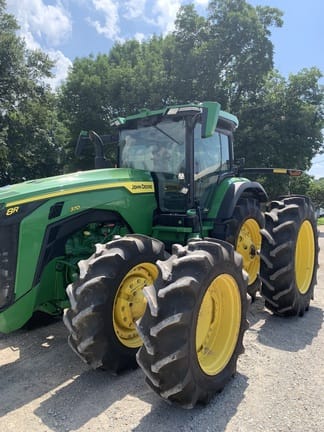 2022 John Deere 8R 370 Equipment Image0