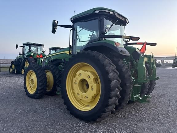 Image of John Deere 8R 370 equipment image 2