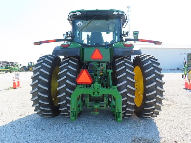 Image of John Deere 8R 370 equipment image 4