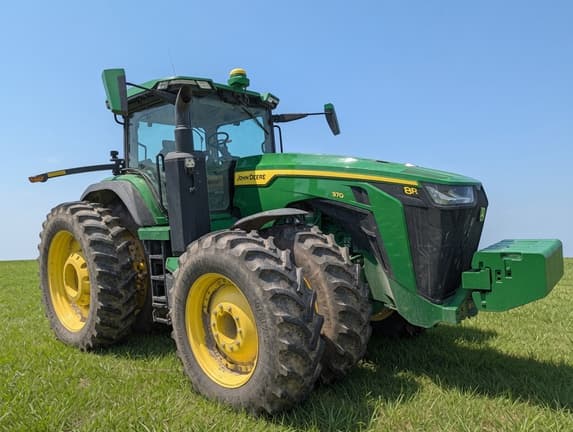 Image of John Deere 8R 370 equipment image 1