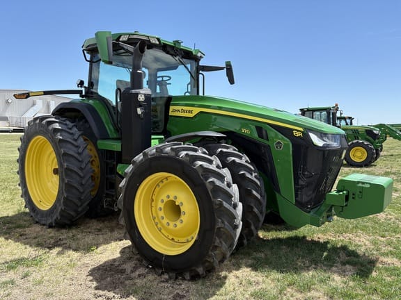 2022 John Deere 8R 370 Equipment Image0