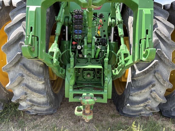 Image of John Deere 8R 370 equipment image 2