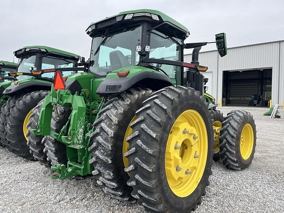 Image of John Deere 8R 370 equipment image 4