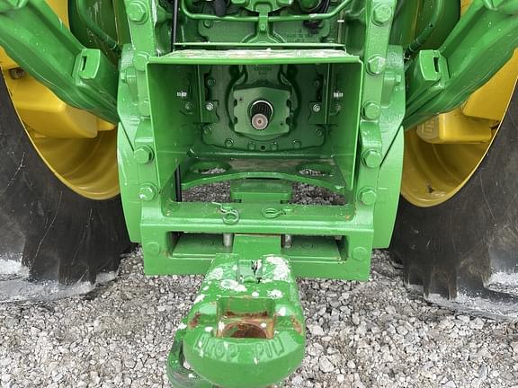 Image of John Deere 8R 370 equipment image 2
