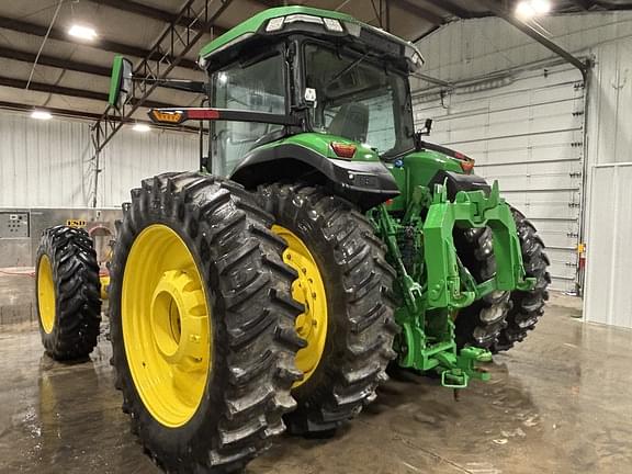 Image of John Deere 8R 370 equipment image 4