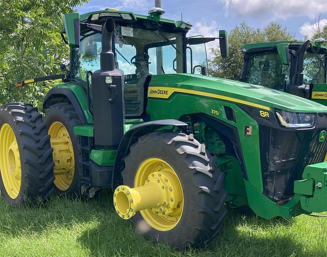 Image of John Deere 8R 370 equipment image 1