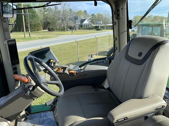 Image of John Deere 8R 370 equipment image 4