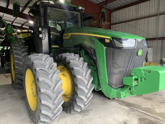 2022 John Deere 8R 370 Equipment Image0