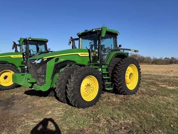 2022 John Deere 8R 370 Equipment Image0