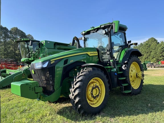 2022 John Deere 8R 370 Equipment Image0