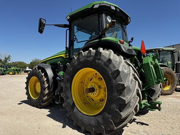 Image of John Deere 8R 370 equipment image 2