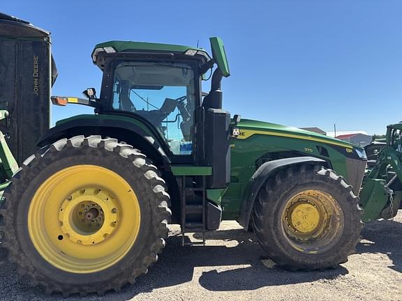 Image of John Deere 8R 370 equipment image 2