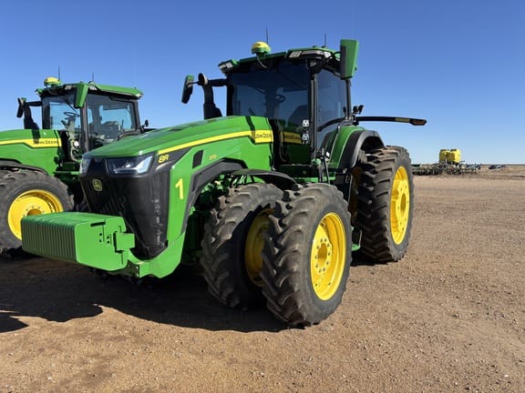2022 John Deere 8R 370 Equipment Image0