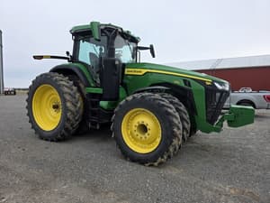 2022 John Deere 8R 370 Image
