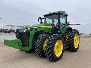 2022 John Deere 8R 370 Image