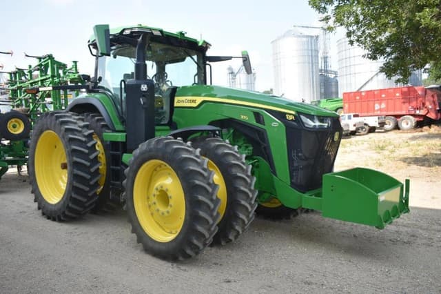 Image of John Deere 8R 370 equipment image 2