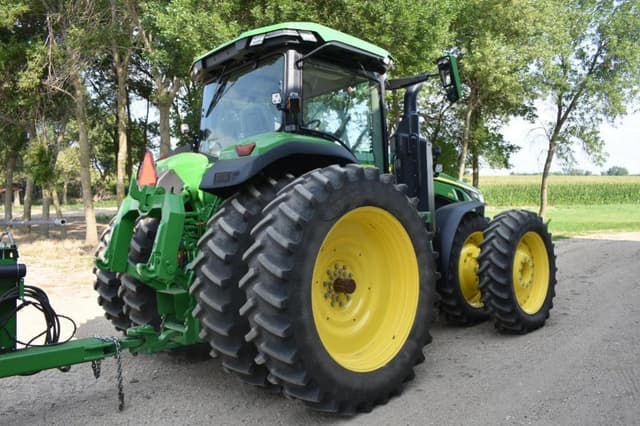 Image of John Deere 8R 370 equipment image 4