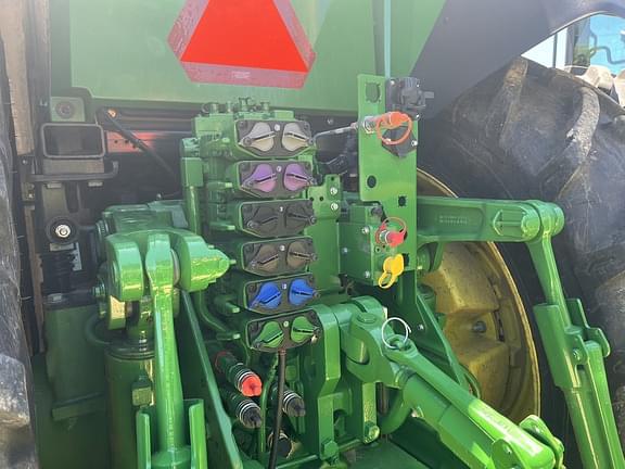 Image of John Deere 8R 410 equipment image 4