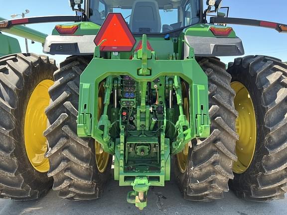 Image of John Deere 8R 410 equipment image 2