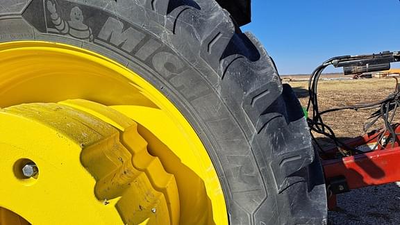 Image of John Deere 8R 410 equipment image 4