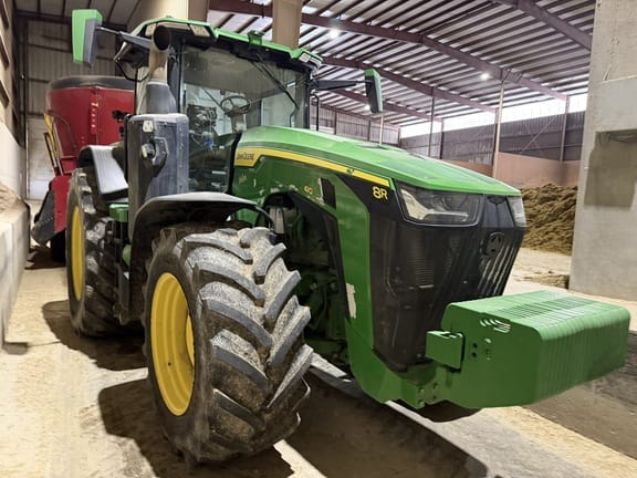2022 John Deere 8R 410 Equipment Image0
