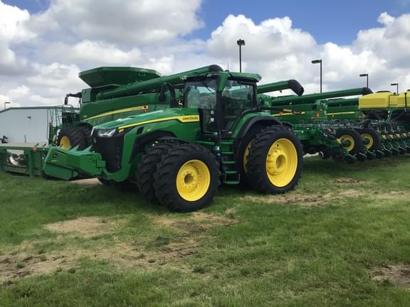 Image of John Deere 8R 410 equipment image 3