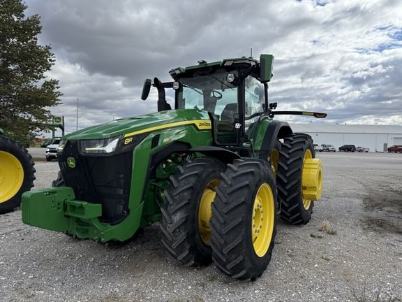 2022 John Deere 8R 410 Equipment Image0