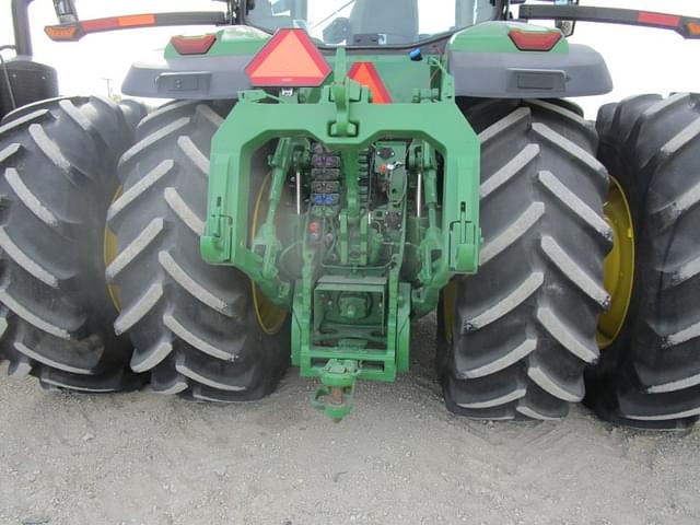 Image of John Deere 8R 410 equipment image 4