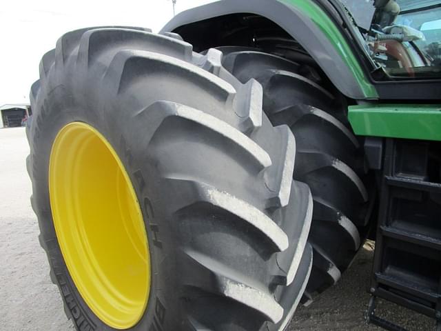 Image of John Deere 8R 410 equipment image 2