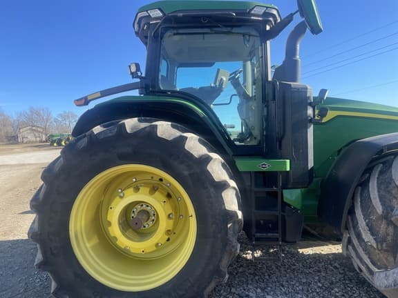 Image of John Deere 8R 410 equipment image 4