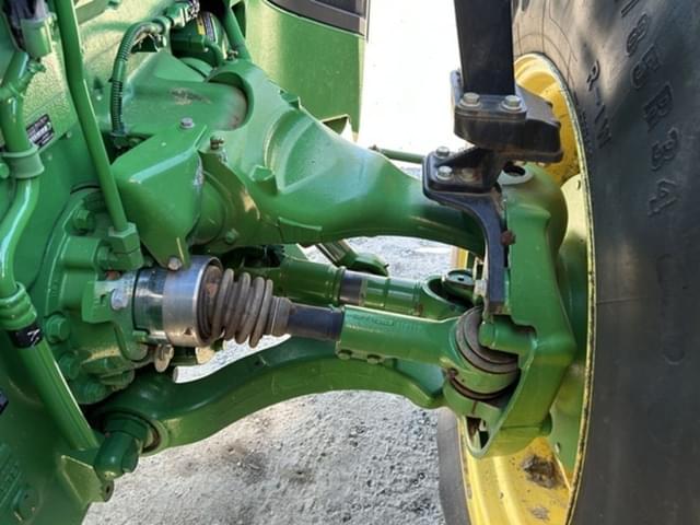 Image of John Deere 8R 410 equipment image 2