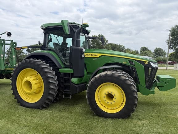 Image of John Deere 8R 410 equipment image 2