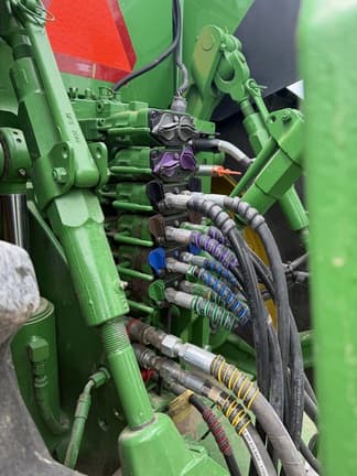 Image of John Deere 8R 410 equipment image 4