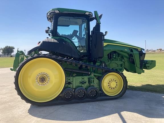 Image of John Deere 8RT 310 equipment image 2