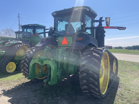 Image of John Deere 8RT 370 equipment image 2