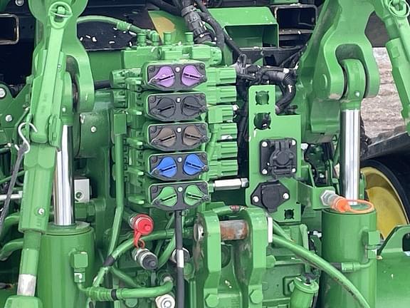 Image of John Deere 8RT 370 equipment image 3