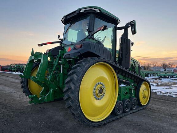 Image of John Deere 8RT 370 equipment image 2